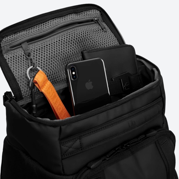 Db Hugger Backpack 30L Capacity - Picture 6 of 6